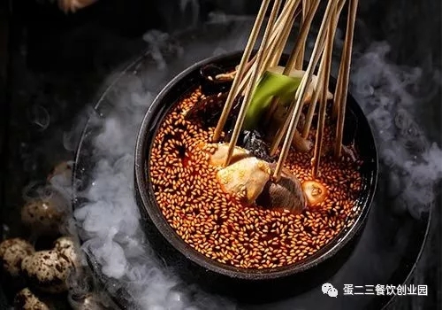 这个品牌是未来餐饮新宠，很多人都“误入歧途”，你选对了吗？